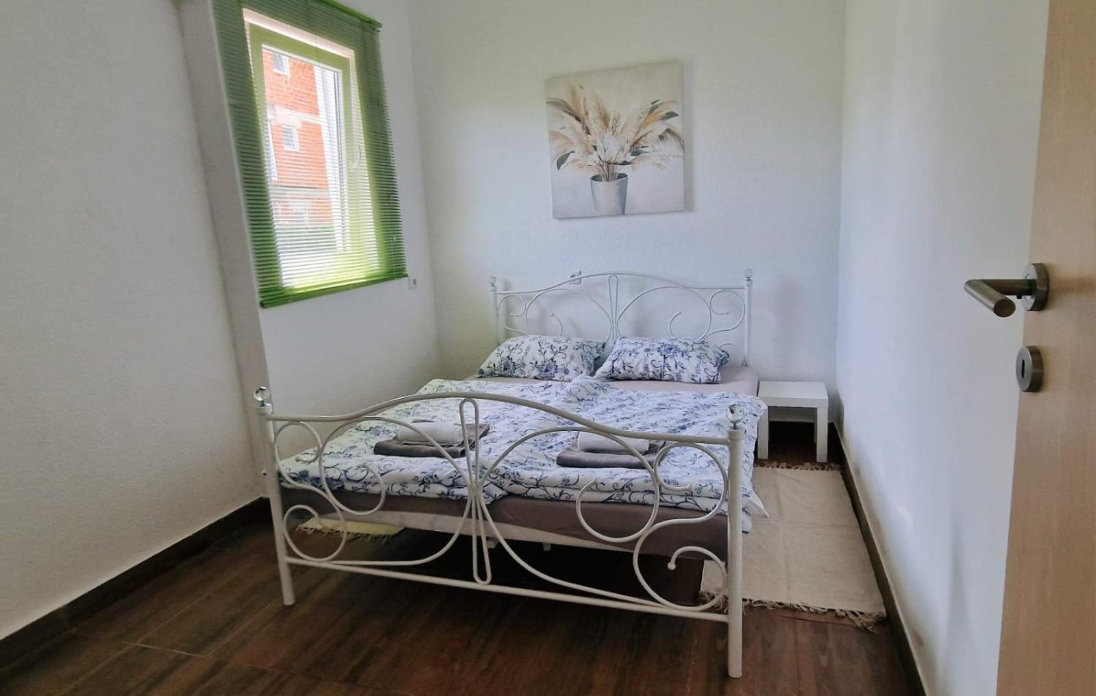 Tusilovic Apartman Lena מראה חיצוני תמונה