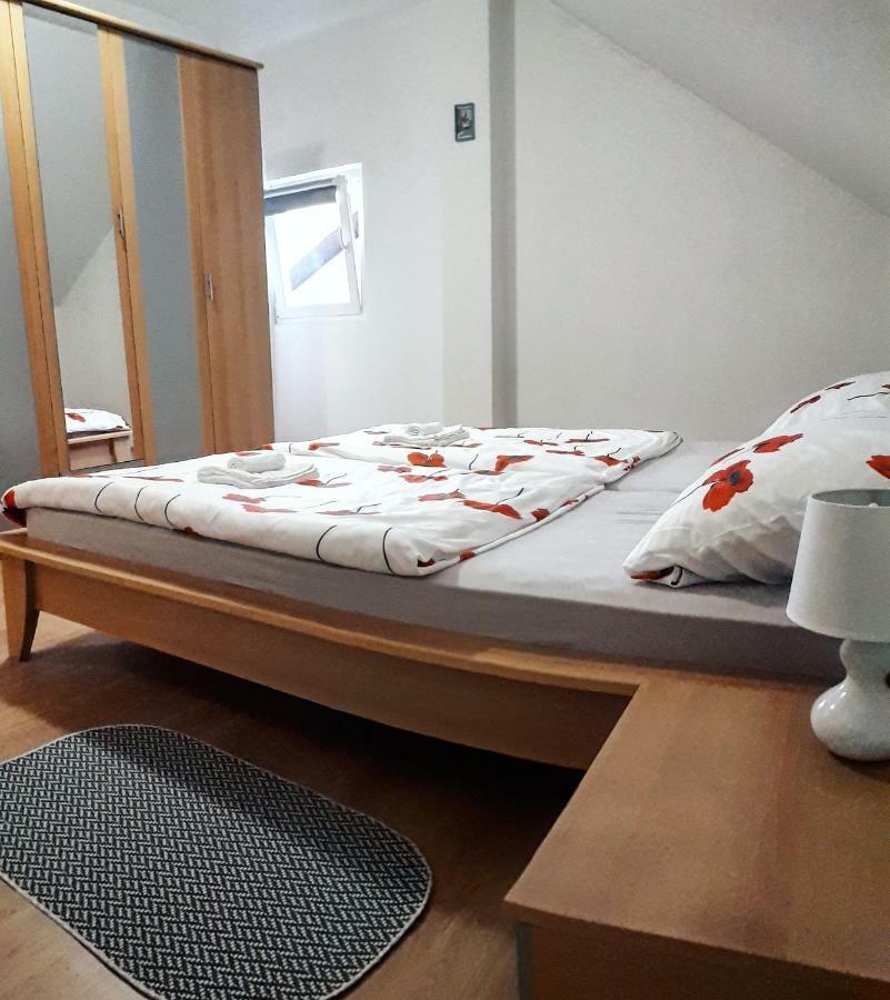 Tusilovic Apartman Lena מראה חיצוני תמונה